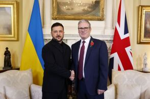 Ουκρανία: Ο Ζελένσκι συναντά Στάρμερ, Μακρόν και Μερτς στο Λονδίνο για ειρηνευτικές συνομιλίες - Χώρες της ΕΕ υπέρ αποζημιώσεων από δεσμευμένα ρωσικά κεφάλαια