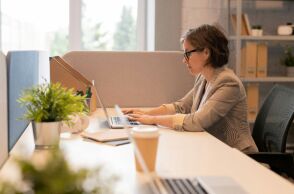 Εργαζόμενη απολύθηκε γιατί... πήγαινε 40 λεπτά νωρίτερα στη δουλειά