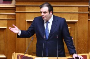 Πιερρακάκης: Οι πληγέντες σε Μάτι και Μάνδρα αντιμετωπίζονται πλέον όπως οι συγγενείς θυμάτων των Τεμπών