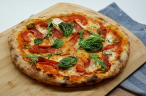 Η πίτσα, είναι ένα φαγητό που φιγουράρει στην ιταλική κουζίνα