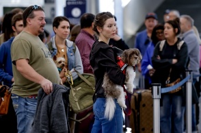 Πολίτες σε αεροδρόμιο των ΗΠΑ