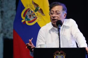 Ο Ντόναλντ Τραμπ προειδοποιεί ότι ο πρόεδρος της Κολομβίας Γκουστάβο Πέτρο «θα είναι ο επόμενος» στην εκστρατεία των ΗΠΑ κατά της διακίνησης ναρκωτικών.