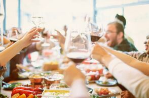 Πώς να απολαύσουμε τις γιορτές των Χριστουγέννων χωρίς ενοχές για το φαγητό 