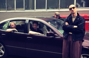 Decius: 5 superfans εξηγούν την πώρωση με το supergroup πριν το live τους στην Αθήνα