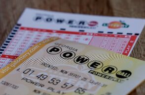 ΗΠΑ: Στα 1,7 δισεκατομμύρια δολάρια το τζακ πoτ του αμερικανικού χριστουγεννιάτικου λαχείου Powerball