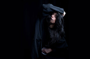 Ρωγμές, μια σόλο τελετουργία της Χριστίνας Κυριαζίδη