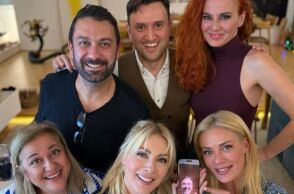 Στο Πάρα Πέντε: Οι πρωταγωνιστές είδαν μαζί το reunion της σειράς - Σε βιντεοκλήση ο Γιώργος Καπουτζίδης