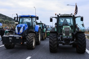 Τρακτέρ σε δρόμο