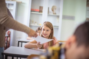 Παιδί σε τάξι