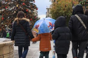 Καιρός: Χριστούγεννα με βροχές και καταιγίδες - Πού θα σημειωθούν έντονα φαινόμενα σήμερα