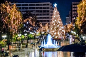 Γιορτινή Αθήνα: η θλιβερή διαφορά της από άλλες ευρωπαϊκές πόλεις