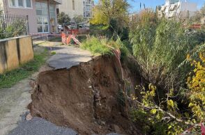 Άγιος Δημήτριος: Σε κατάσταση έκτακτης ανάγκης o Δήμος - Καθίζηση 10 μέτρων στο ρέμα της Πικροδάφνης μετά τις βροχές
