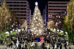 Εορταστικό Ωράριο: Πώς θα λειτουργήσουν τα καταστήματα μέχρι την Πρωτοχρονιά