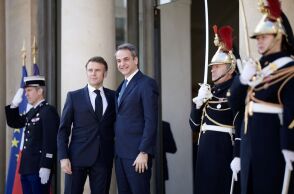 Ο Κυριάκος Μητσοτάκης και ο Εμμανουέλ Μακρόν σε παλαιότερη συνάντησή τους στο Παρίσι