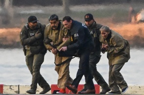 Ο Νικολάς Μαδούρο κατά τη μεταγωγή του στο δικαστήριο