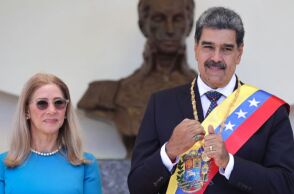 Σίλια Φλόρες: Η deep fake φωτογραφία της συζύγου του Μαδούρο με μαυρισμένο μάτι