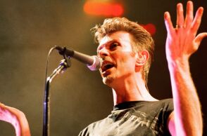 Από τον Έλβις στον Μπόουι: 8+1 γεννήσεις σπουδαίων μουσικών την ημέρα που ανοίγουν ξανά τα σχολεία