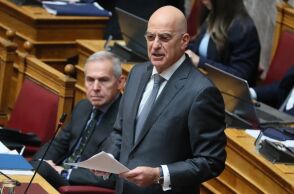 Ο Νίκος Δένδιας στη Βουλή