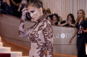 Η Λόπεζ και ο εκνευρισμός της στο Glambot 