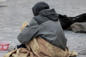 Έκτακτα μέτρα για την προστασία των αστέγων από τις χαμηλές θερμοκρασίες σε Αθήνα και Πειραιά