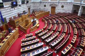 Ξύνοντας τον πάτο του βαρελιού της αντιπολίτευσης