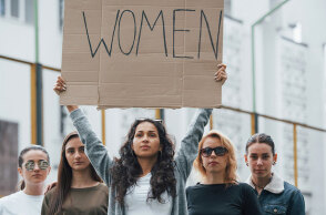 Η φαντασίωση του σωτήρα: γυναίκες, πατριαρχία και η ανάγκη για ασφάλεια