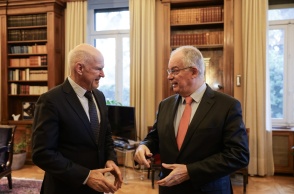 Συνάντηση Τασούλα – Παπανδρέου στο Προεδρικό Μέγαρο 