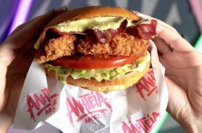 13 αθηναϊκά στέκια που ξέρουν από street food