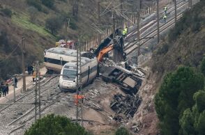 Τραγωδία στην Ισπανία: 45 οι νεκροί από το σιδηροδρομικό δυστύχημα στο Αδαμούθ - Ολοκληρώθηκαν οι έρευνες των σωστικών συνεργείων στην Ανδαλουσία.