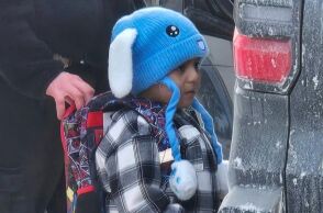 ΗΠΑ: Η ICE έθεσε υπό κράτηση 5χρονο αγόρι κατά επιχείρηση σύλληψης του πατέρα του - Αντιδράσεις από σχολεία και την τοπική κοινωνία. 