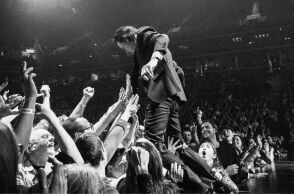 Νικ Κέιβ: Η Wild God Tour με τους Bad Seeds είναι μια πραγματική τελετουργία