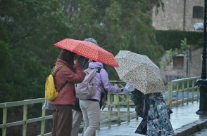 Πολίτες με ομπρέλες