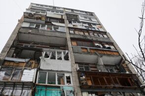 Η Ρωσία εξαπολύει μαζικά πλήγματα σε Κίεβο και Χάρκοβο με νεκρό και τραυματίες, εν μέσω κρίσιμων τριμερών ειρηνευτικών συνομιλιών στα Ηνωμένα Αραβικά Εμιράτα