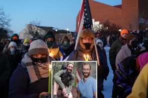 ΗΠΑ: Δύο μάρτυρες καταθέτουν ότι ο Άλεξ Πρέτι δεν κρατούσε όπλο όταν πυροβολήθηκε από ομοσπονδιακούς πράκτορες στη Μινεάπολη 