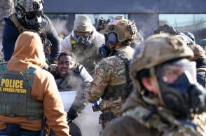 Ο Ντόναλντ Τραμπ ανακοίνωσε ότι στέλνει τον «τσάρο των συνόρων» Τομ Χόμαν στη Μινεσότα για να αναλάβει τη διαχείριση των επιχειρήσεων της ICE.