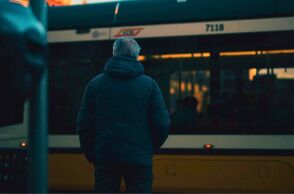 Η Ελλάδα γερνά: Είναι το δημογραφικό το μεγαλύτερο πρόβλημα της χώρας; 