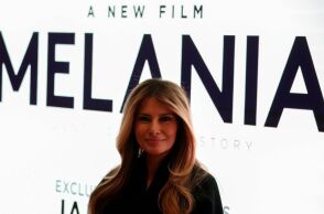 Ο Τζίμι Κίμελ αποκαλεί το ντοκιμαντέρ της Μελάνια Τραμπ «μίζα 75 εκατ. δολαρίων», ενώ οι πωλήσεις εισιτηρίων παραμένουν μηδενικές σε πολλές αίθουσες.