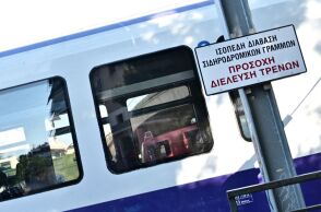 Σταματημένος συρμός του Προαστιακού