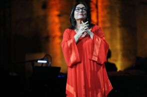 Η Νάνα Μούσχουρη