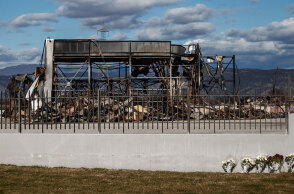 Οι κατεστραμμένες εγκαταστάσεις από την έκρηξη και πυρκαγιά στη «Βιολάντα» στα Τρίκαλα © ΘΑΝΑΣΗΣ ΚΑΛΛΙΑΡΑΣ/EUROKINISSI