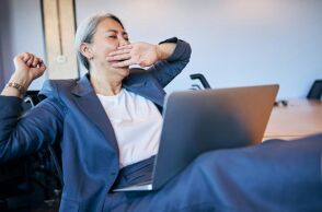 Μαγνητικές τομογραφίες αποκαλύπτουν την απρόσμενη επίδραση του χασμουρητού στον εγκέφαλο - Τι έδειξε νέα επιστημονική έρευνα