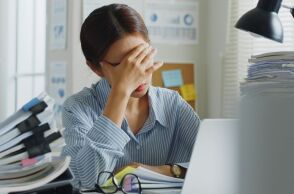 Μελέτη αποκαλύπτει ότι η πιο εξαντλητική ηλικία της ζωής είναι τα 40, λόγω μειωμένης ενέργειας και αυξημένων ευθυνών σε εργασία και οικογένεια.