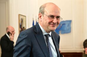 Ο Κωστής Χατζηδάκης μιλά για «Ελληνικό σε μικρογραφία» στον Ελαιώνα και ανακοινώνει επιτάχυνση έργων, με επίκεντρο το γήπεδο του Παναθηναϊκού και τις αναπλάσεις.