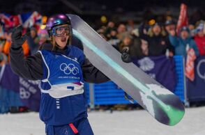  Η 19χρονη Mia Brookes ακούει Pantera λίγο πριν το πιο τρελό άλμα στους Ολυμπιακούς