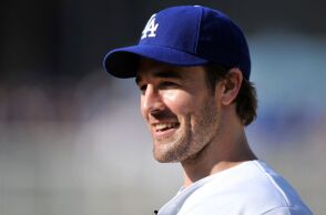 Ο Τζέιμς Βαν Ντερ Μπικ είχε αποδώσει σε καφέ ανησυχητικό σύμπτωμα πριν διαγνωστεί με καρκίνο, για τον οποίο μιλούσε δημόσια μέχρι τον θάνατό του