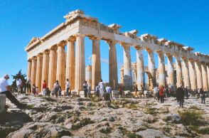 Το Ευρωβαρόμετρο και το χάσμα εμπιστοσύνης: Όταν τα δεδομένα δεν πείθουν