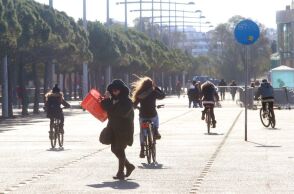 Καιρός: Καμπανάκι Τσατραφύλλια για θυελλώδεις ανέμους στη Θεσσαλονίκη