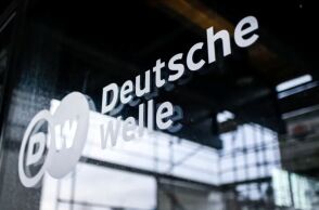 Το σήμα της Deutsche Welle στα κεντρικά της γραφεία