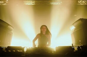 EDEN Sundays: Hector Oaks και Daria Kolosova δίνουν το τελευταίο φιλί της σεζόν στο dancefloor 