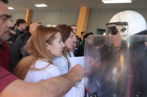 Νίκαια: Ένταση στο Γενικό Κρατικό κατά την επίσκεψh Γεωργιάδη - Επεισόδια και αποδοκιμασίες